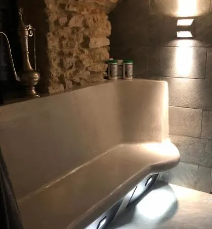 Διαμέρισμα Jaccuzi & Des Caves Stanislas *