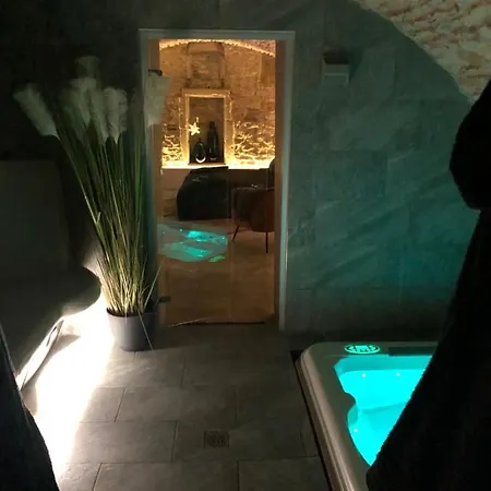 Apartment Jaccuzi & Des Caves Stanislas