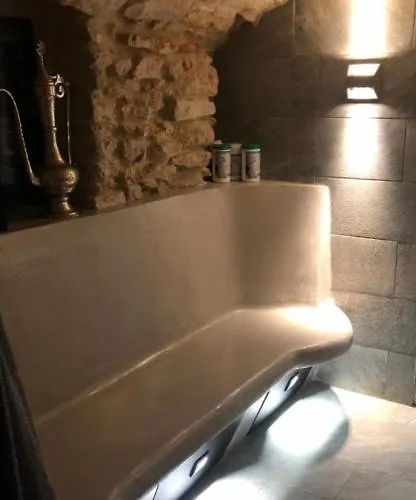 Apartament Jaccuzi & Des Caves Stanislas *