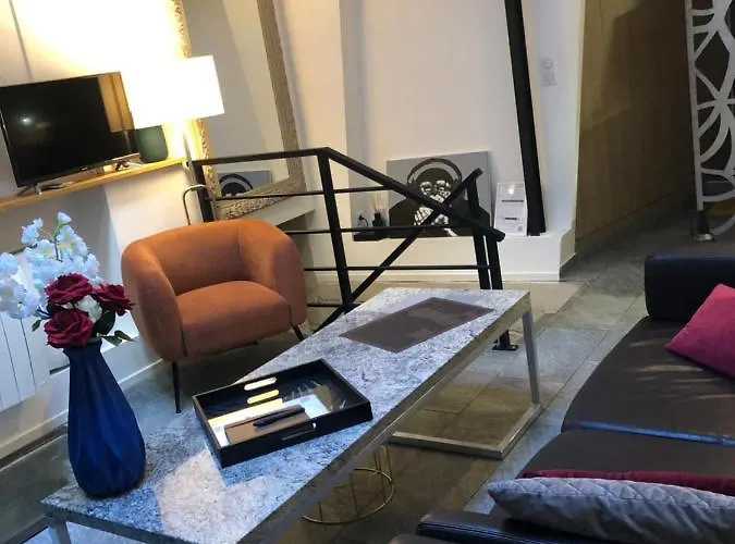 Jaccuzi & Des Caves Stanislas Apartment *